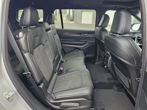 New 2025 Jeep Grand Cherokee L Altitude image 14