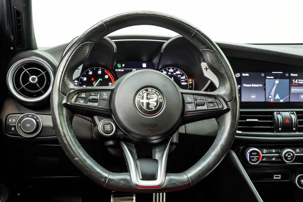 Used 2023 Alfa Romeo Giulia Veloce RWD image 24