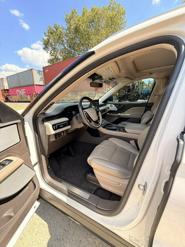 Used 2020 Lincoln Aviator Reserve w/ Equipment Group 202A AWD/4WD image 6