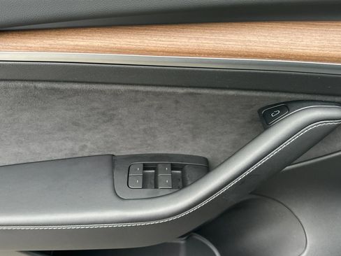 Used 2022 Tesla Model 3 image 11