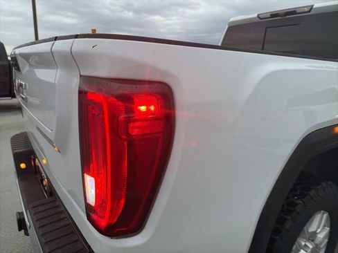 Used 2022 GMC Sierra 2500 SLT w/ SLT Preferred Package image 29