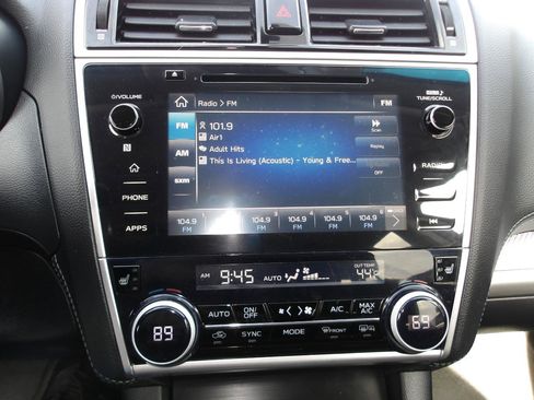 Used 2018 Subaru Outback 2.5i Premium AWD/4WD image 18