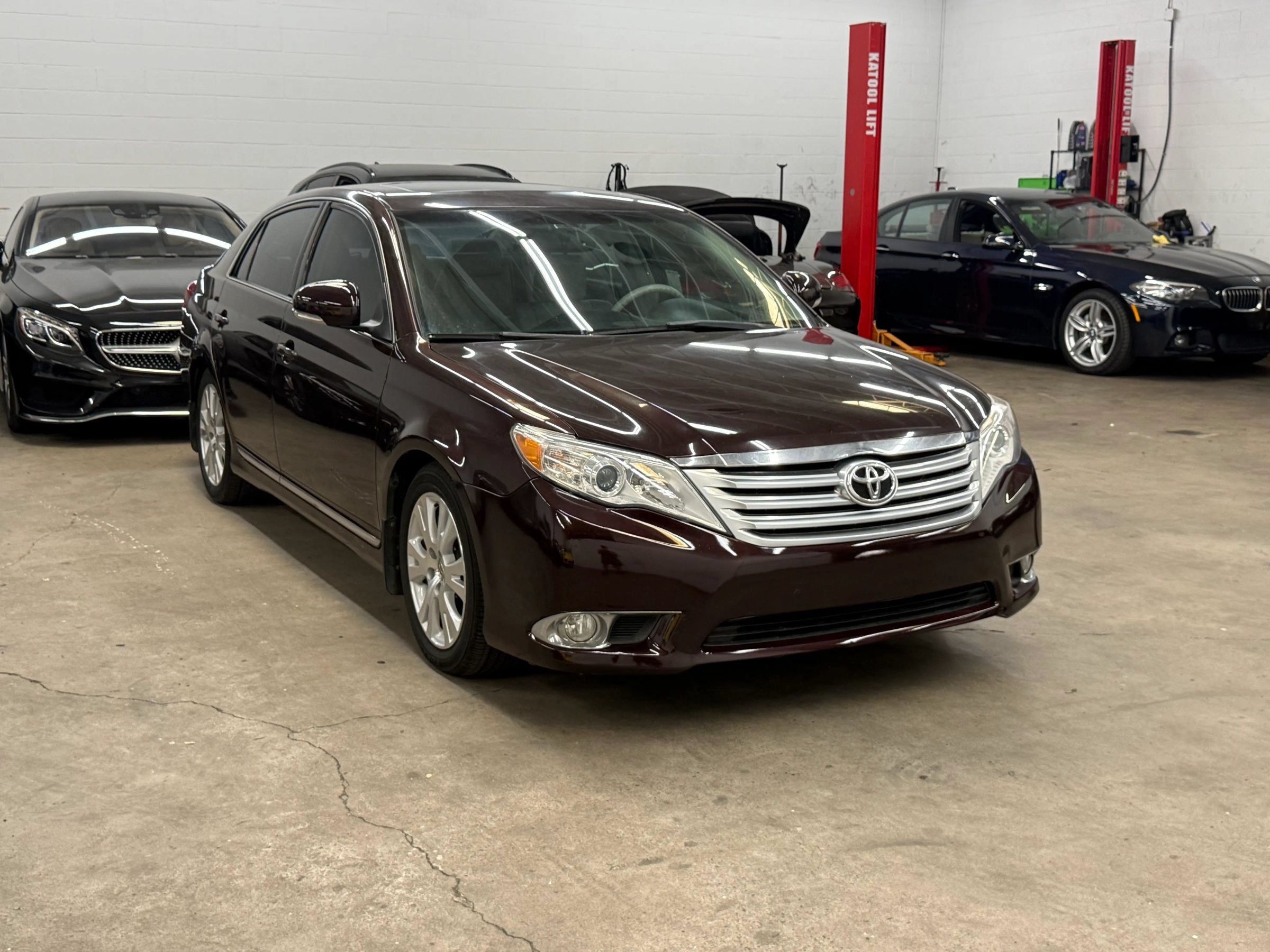 Used 2012 Toyota Avalon FWD image 8