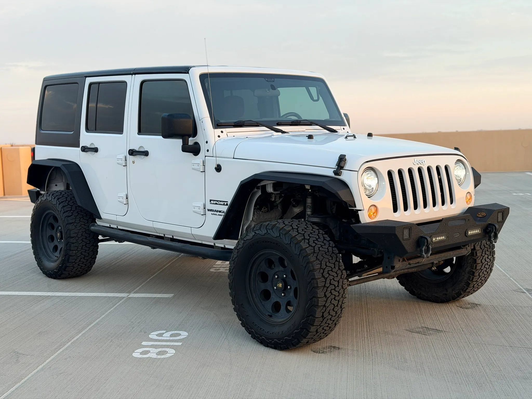 Used 2017 Jeep Wrangler Unlimited Sport w/ Connectivity Group AWD/4WD image 3