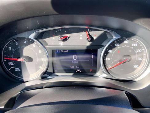 Used 2023 GMC Terrain SLE w/ Driver Convenience Package image 24