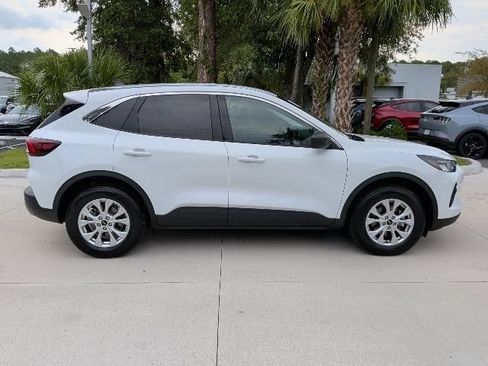 Certified 2024 Ford Escape Active AWD/4WD image 4