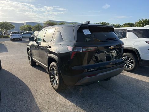 Used 2026 Chevrolet Equinox LT FWD image 2