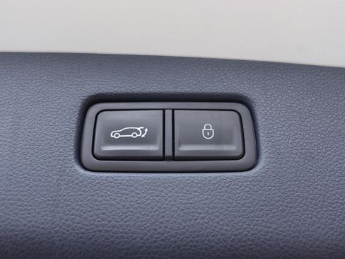 Used 2023 Genesis GV70 2.5T w/ Sport Prestige Package AWD/4WD image 17