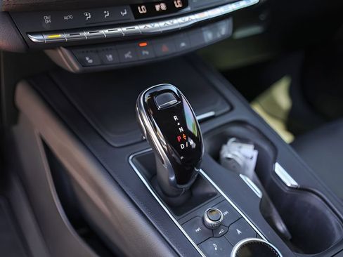 Certified 2022 Cadillac XT4 Premium Luxury w/ Enhanced Visibility Package AWD/4WD image 20