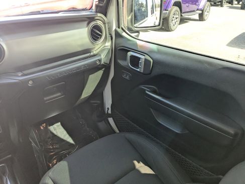 Certified 2020 Jeep Wrangler Unlimited Sport S image 16
