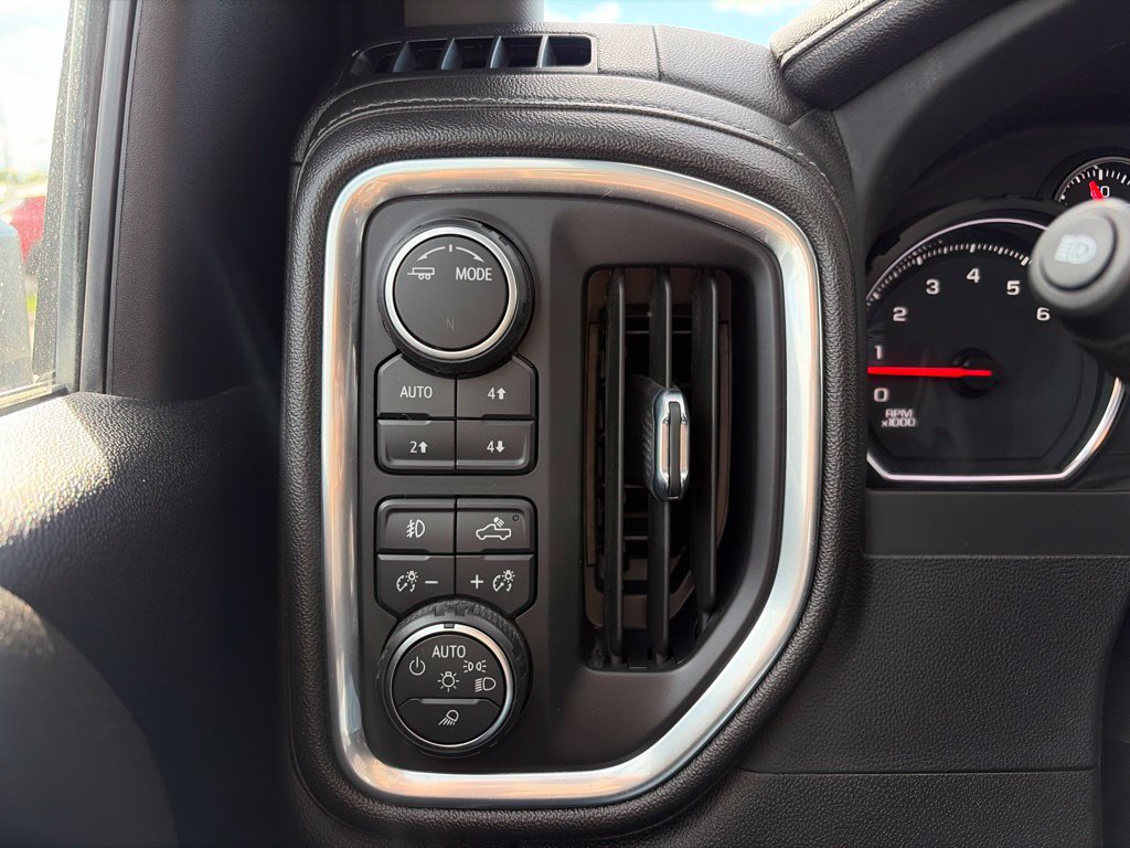 Used 2022 Chevrolet Silverado 2500 LTZ w/ Safety Package AWD/4WD image 14