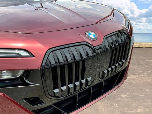 Used 2023 BMW 740i w/ Parking Assistance Package RWD image 33