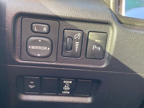 Used 2015 Toyota 4Runner Limited image 24