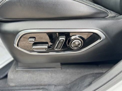 Used 2021 Jeep Grand Cherokee L Overland w/ Luxury Tech Group IV image 11