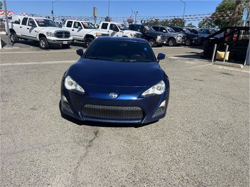 Used 2013 Scion FR-S RWD image 2