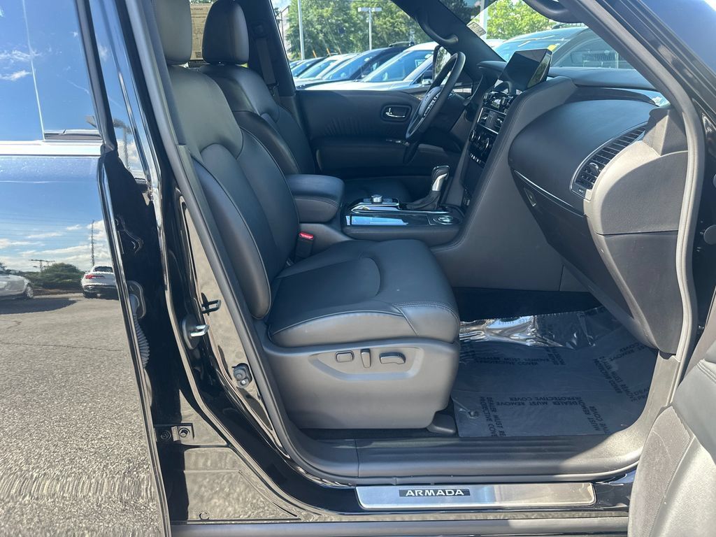 Used 2024 Nissan Armada SL w/ Midnight Edition Package RWD image 11
