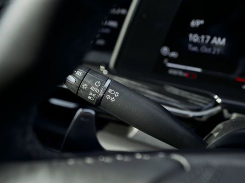 Used 2023 Cadillac Escalade V w/ LPO, ONYX Package image 61