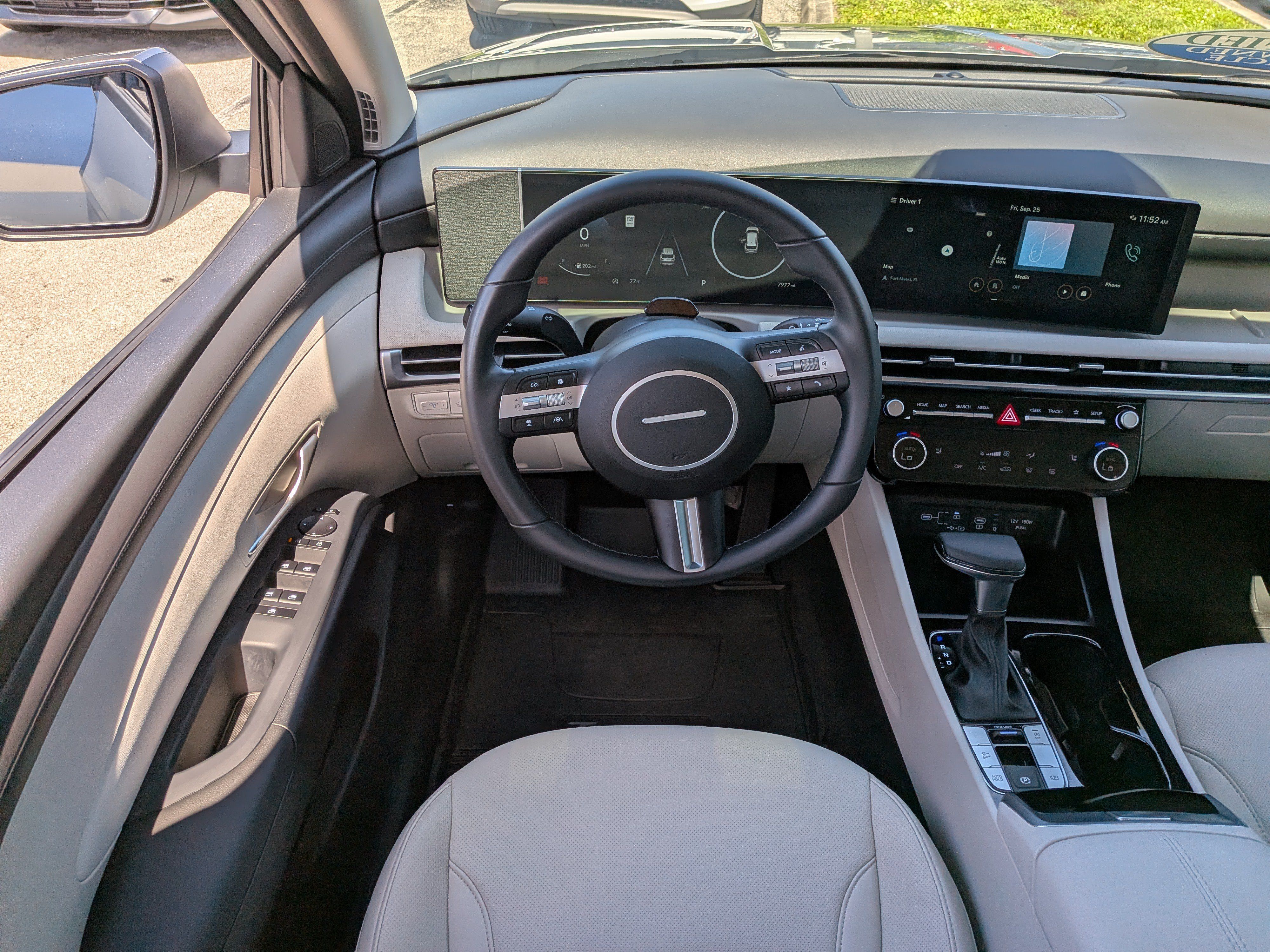 Used 2025 Hyundai Tucson SEL FWD image 18