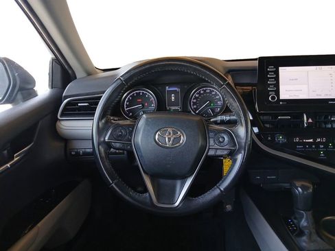 Used 2022 Toyota Camry SE FWD image 12