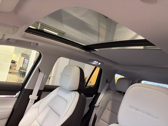 New 2027 GMC Terrain Denali w/ LPO, Floor Liner Package AWD/4WD image 17