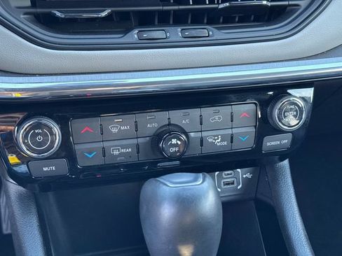 Used 2023 Jeep Compass Limited AWD/4WD image 22