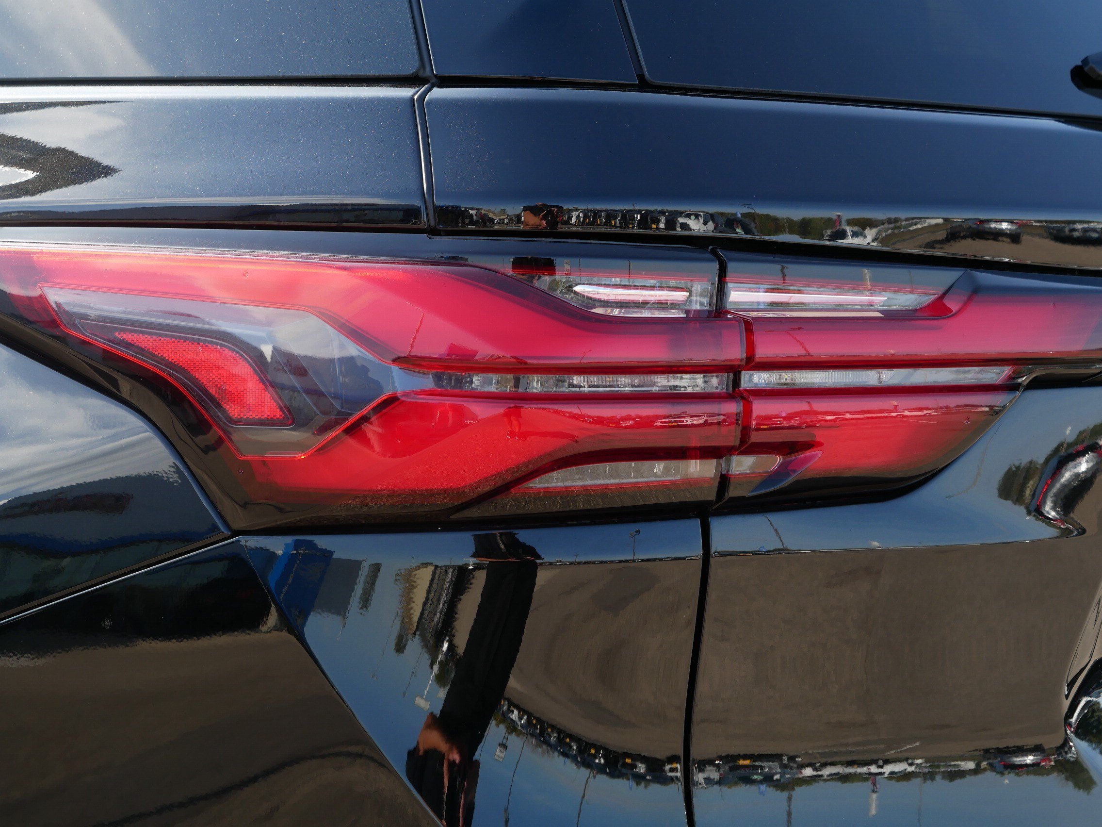 Used 2023 Chevrolet Traverse LT AWD/4WD image 17