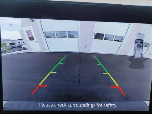 Used 2022 Ford Explorer XLT w/ Equipment Group 202A image 18