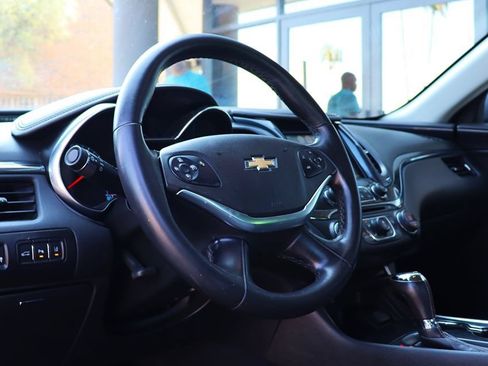 Used 2017 Chevrolet Impala Premier FWD image 39