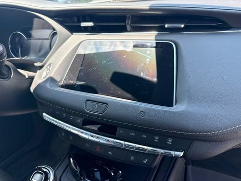 Used 2021 Cadillac XT4 Premium Luxury AWD/4WD image 16