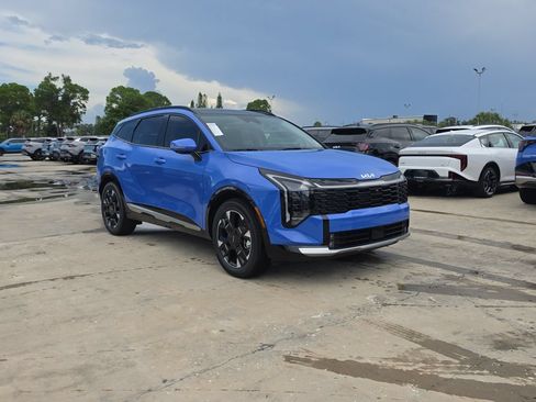New 2026 Kia Sportage SX FWD image 2