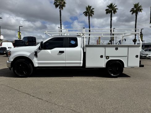 Used 2021 Ford F350 XL w/ Power Equipment Group RWD image 4