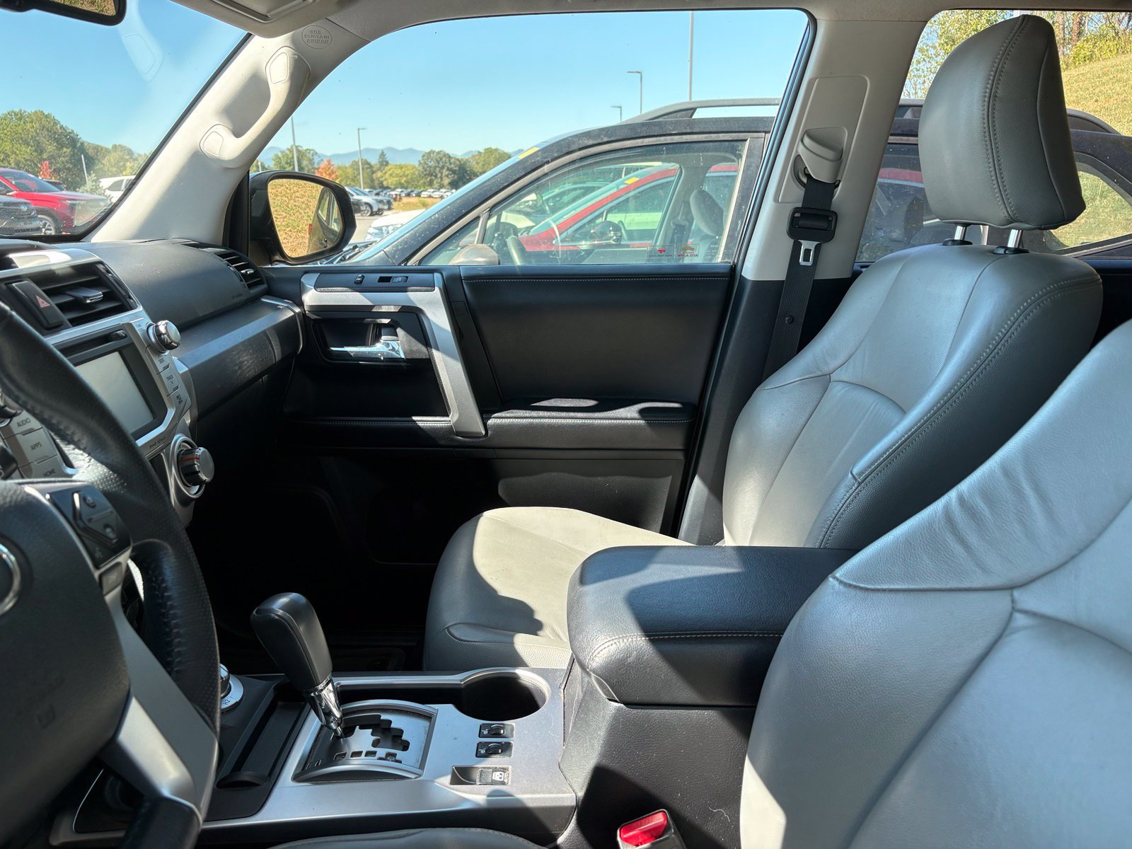 Used 2016 Toyota 4Runner SR5 Premium AWD/4WD image 8