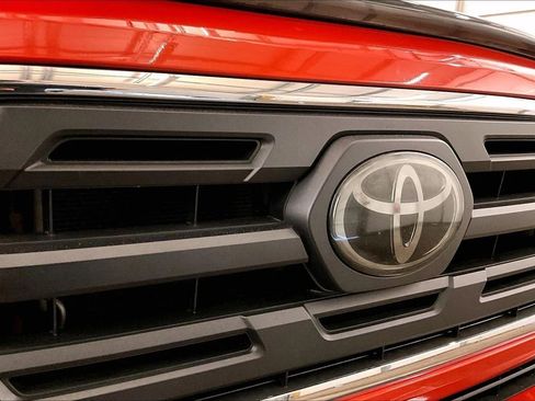 Used 2018 Toyota Tacoma SR5 image 29