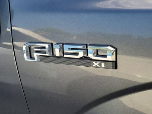 Used 2017 Ford F150 XL w/ Equipment Group 101A Mid RWD image 5