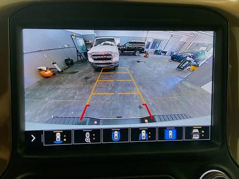 Used 2022 Chevrolet Silverado 2500 High Country w/ Safety Package II AWD/4WD image 10