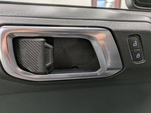 Used 2025 Ford Bronco Big Bend image 9