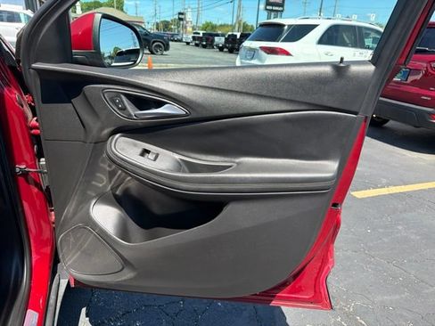 Used 2020 Buick Encore GX Preferred w/ Cold Weather Comfort Package FWD image 18