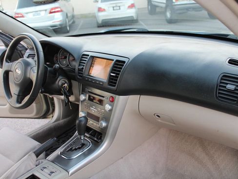 Used 2007 Subaru Outback 2.5i L.L. Bean image 34