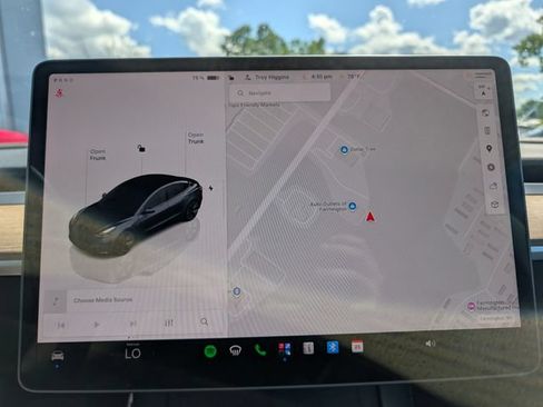 Used 2022 Tesla Model 3 Long Range AWD/4WD image 26