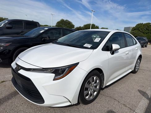 Used 2024 Toyota Corolla LE image 1