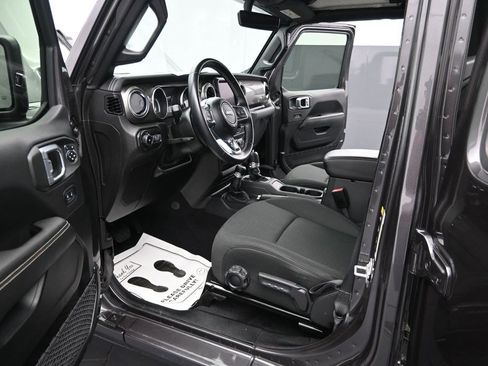 Used 2021 Jeep Wrangler Unlimited Sahara AWD/4WD image 11