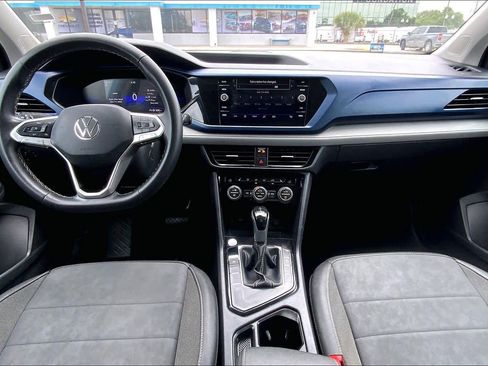 Used 2024 Volkswagen Taos SE FWD image 15