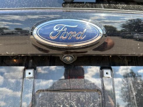 Used 2018 Ford Escape SE w/ SE Sync 3 Package FWD image 11