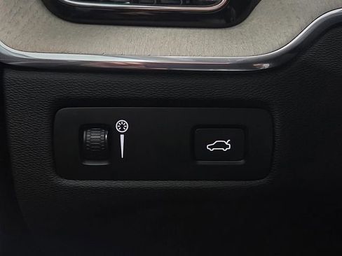 Used 2018 Volvo XC60 T5 Inscription w/ Luxury Seat Package image 28