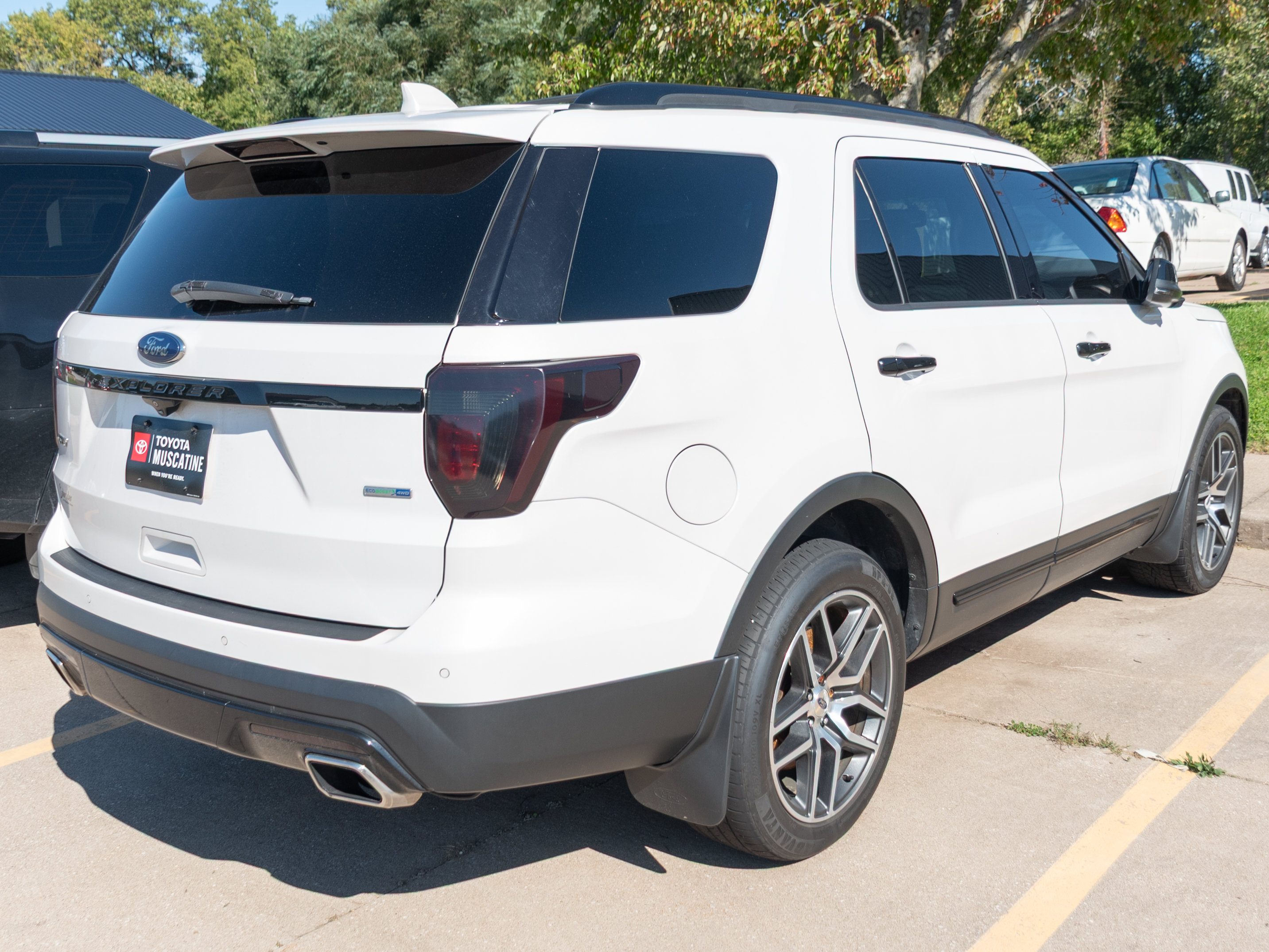 Used 2017 Ford Explorer Sport AWD/4WD image 7