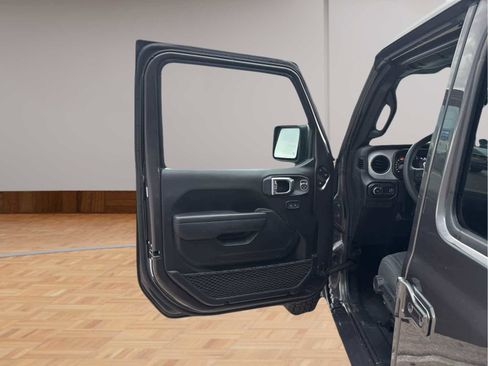 Used 2025 Jeep Wrangler Unlimited Sport AWD/4WD image 9