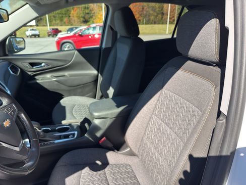 Used 2022 Chevrolet Equinox LT w/ Driver Convenience Package image 8