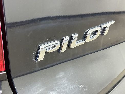 Used 2016 Honda Pilot Touring image 7