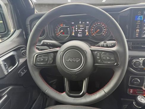 Used 2024 Jeep Wrangler Unlimited Rubicon AWD/4WD image 21