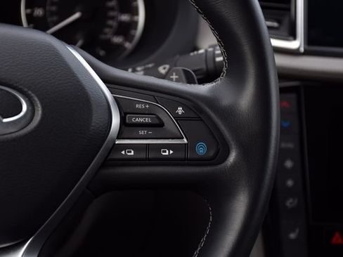 Certified 2025 INFINITI QX50 Luxe AWD/4WD image 9